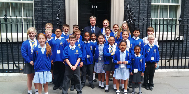 Henry Smith MP Takes Local Children To Downing Street