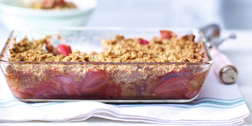 Rhubarb & Strawberry Crumble