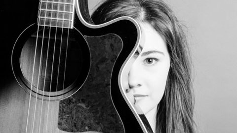 Surrey-Based Singer-Song Writer Rebecca-Jayne Makes Some Noise